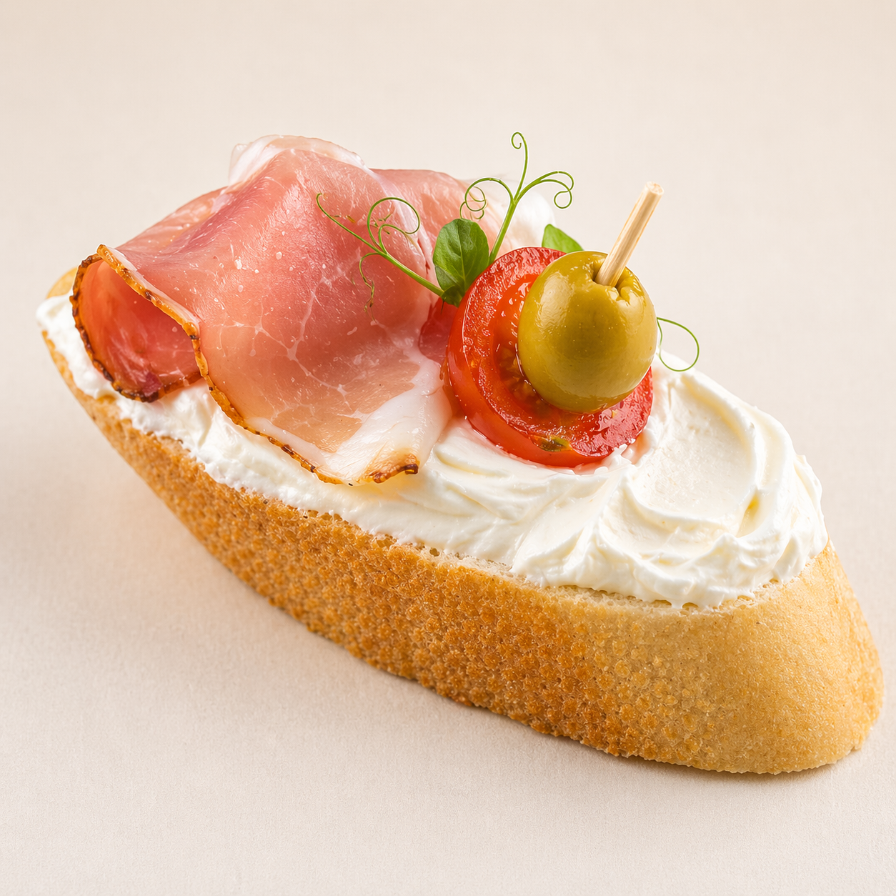 Kanapka smotanová so schwarzwaldskou šunkou